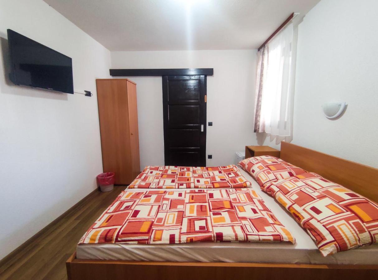 Viktoria Panzio Zamardi Otel Dış mekan fotoğraf