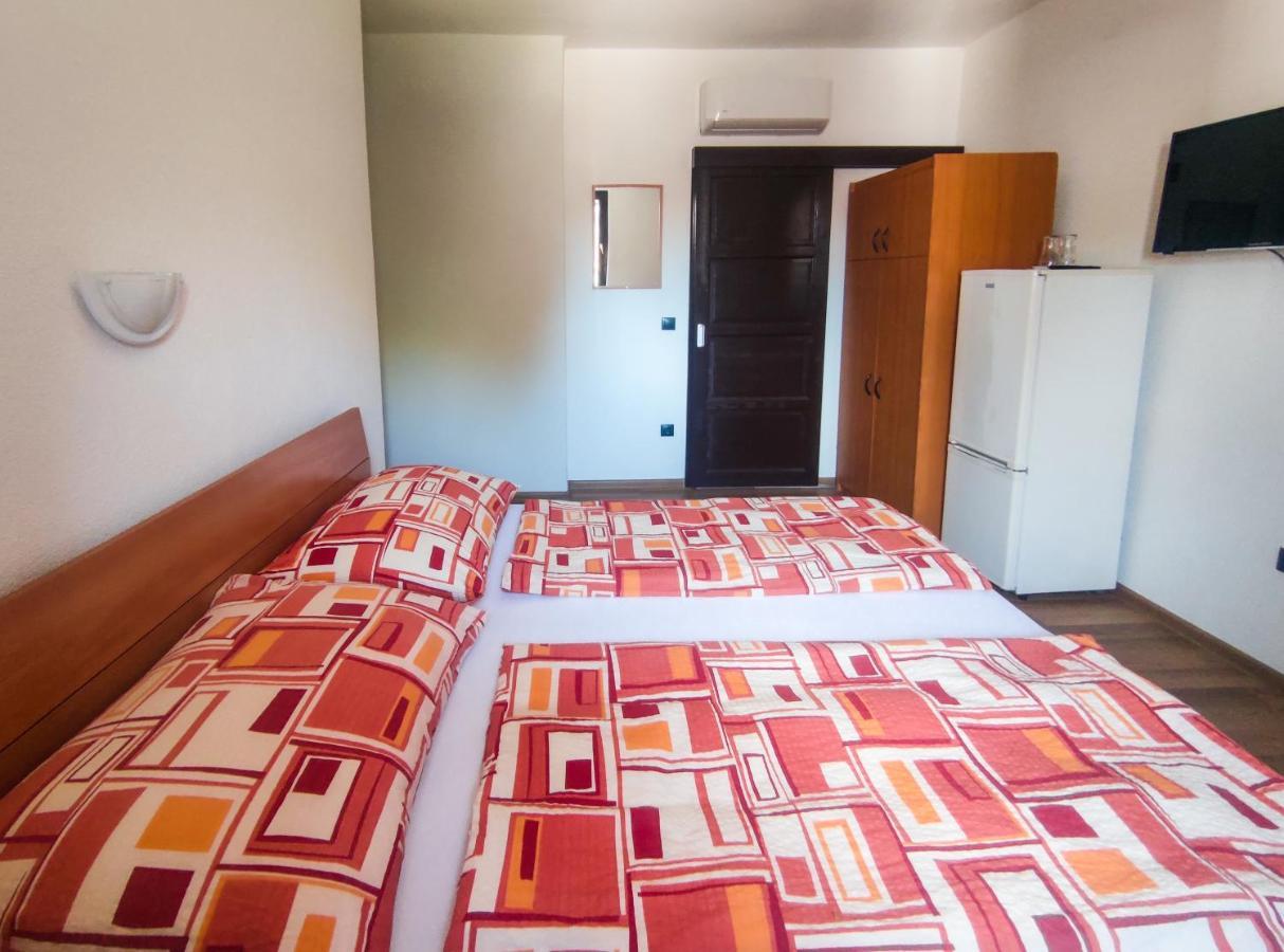 Viktoria Panzio Zamardi Otel Dış mekan fotoğraf