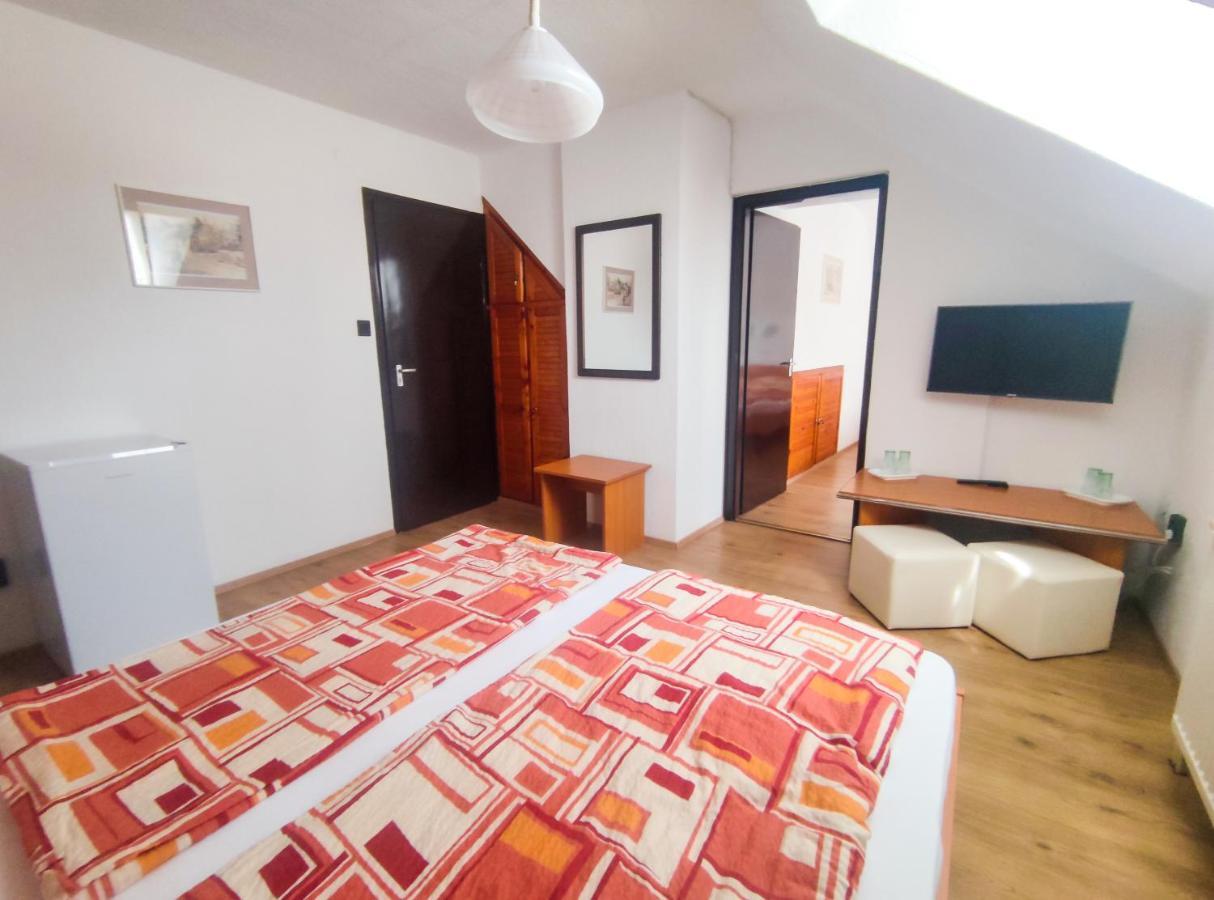 Viktoria Panzio Zamardi Otel Dış mekan fotoğraf