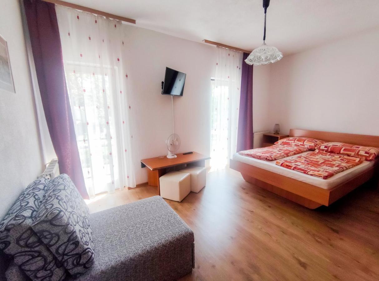 Viktoria Panzio Zamardi Otel Dış mekan fotoğraf