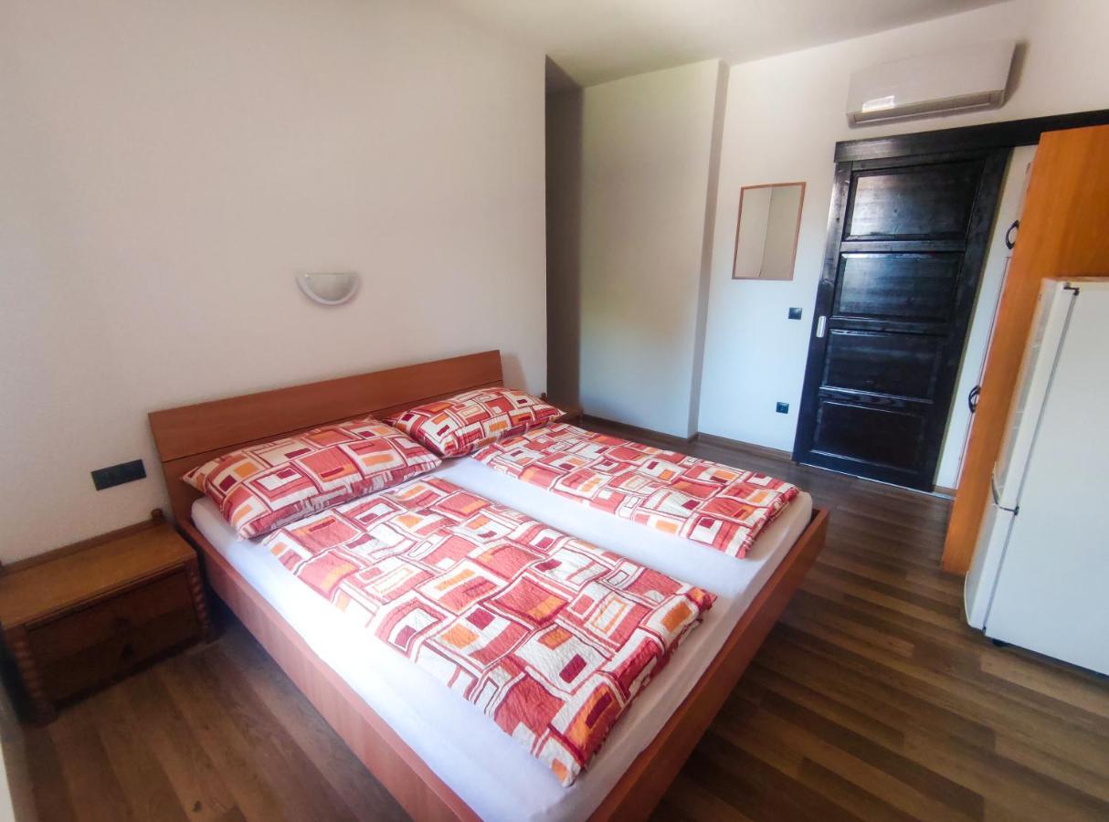 Viktoria Panzio Zamardi Otel Dış mekan fotoğraf