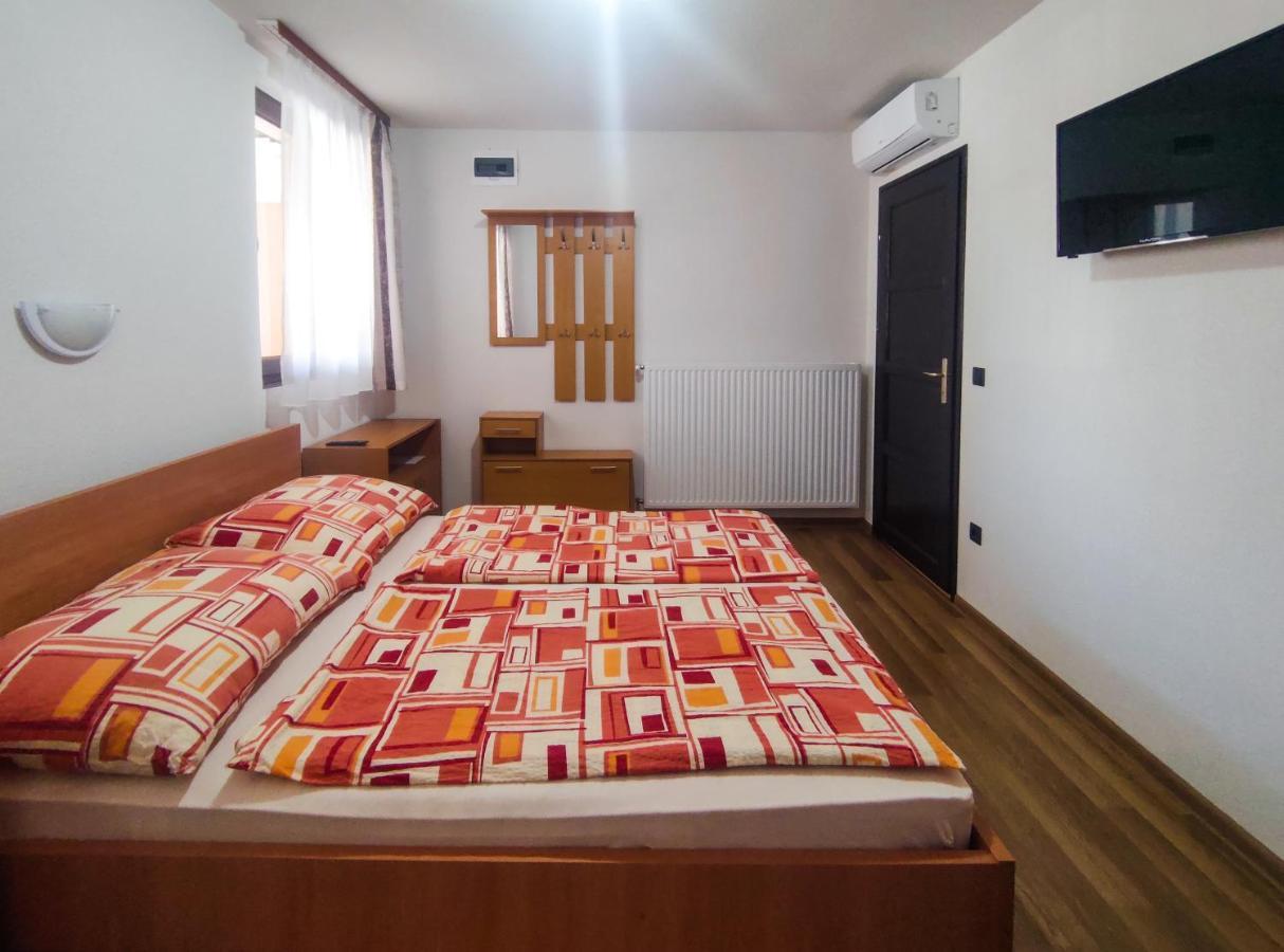 Viktoria Panzio Zamardi Otel Dış mekan fotoğraf