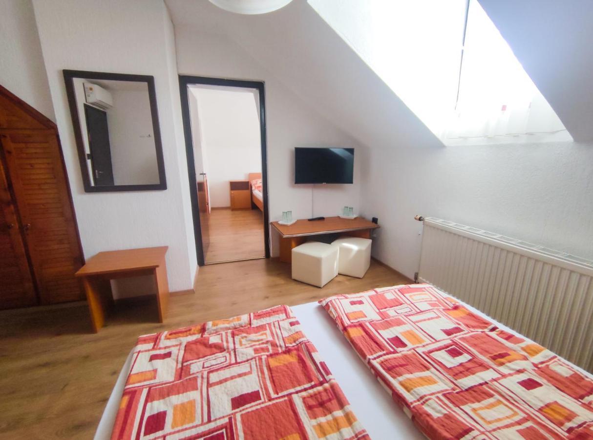 Viktoria Panzio Zamardi Otel Dış mekan fotoğraf