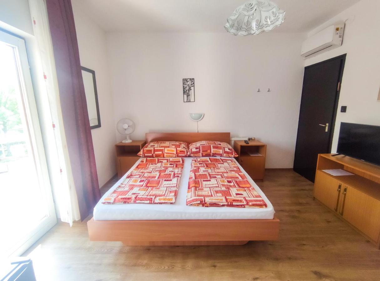 Viktoria Panzio Zamardi Otel Dış mekan fotoğraf