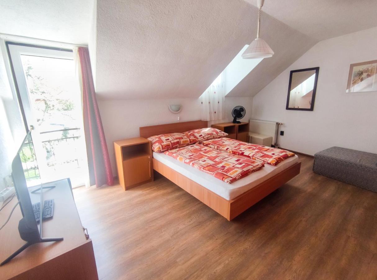 Viktoria Panzio Zamardi Otel Dış mekan fotoğraf