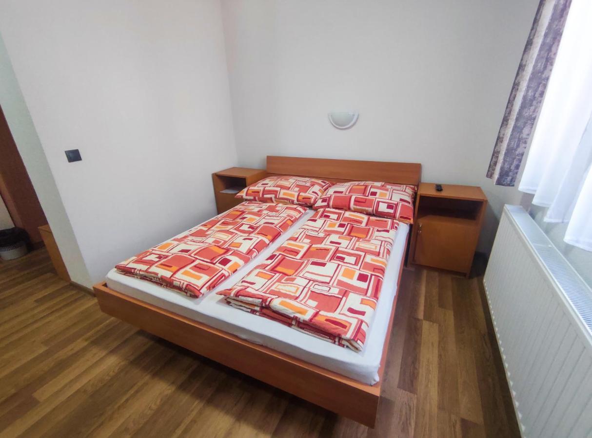 Viktoria Panzio Zamardi Otel Dış mekan fotoğraf