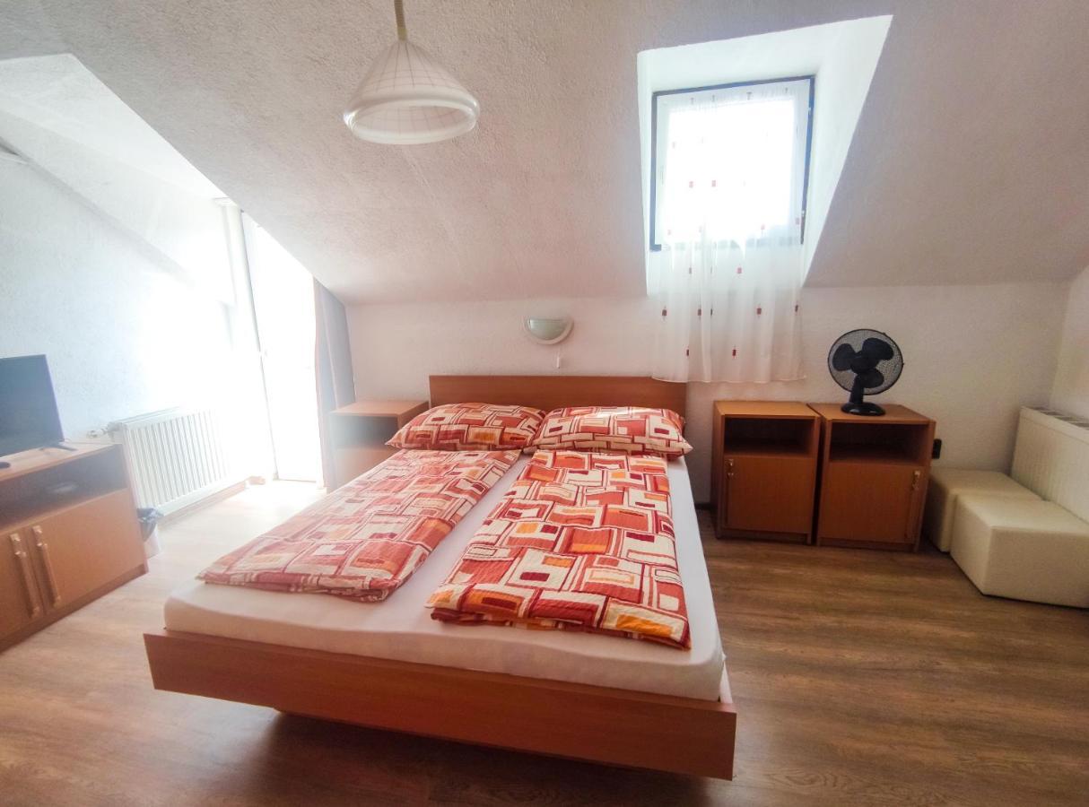 Viktoria Panzio Zamardi Otel Dış mekan fotoğraf