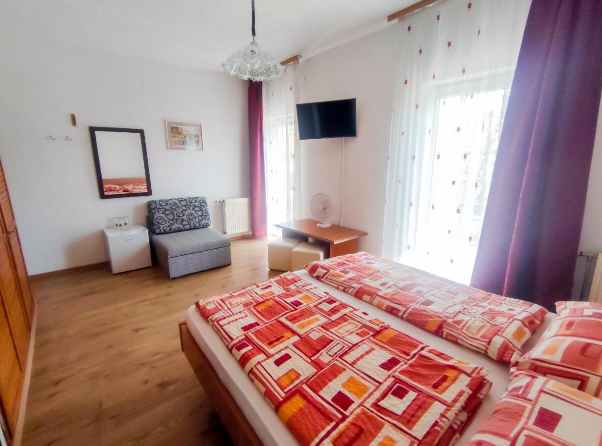 Viktoria Panzio Zamardi Otel Dış mekan fotoğraf