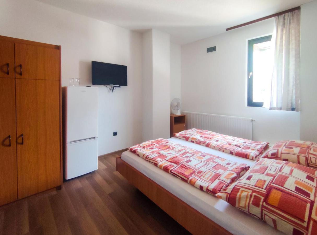 Viktoria Panzio Zamardi Otel Dış mekan fotoğraf